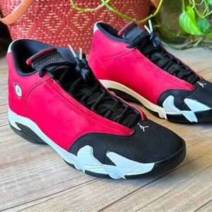 Jordan 48741-006 Athletic Sneakers Nike AJ1 AJ4 Air Red/Black Toro Bravo 14’s